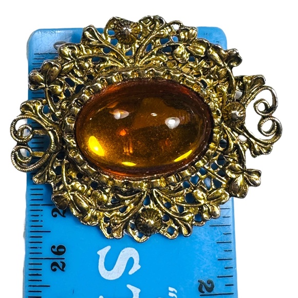 Early 1940s Art Nouveau Czech Gold Filigree Sash Pin With Amber-Colored Gemstone - Picture 7 of 7